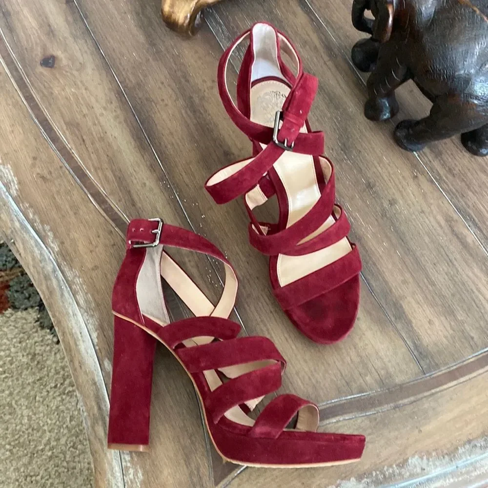 ❤️ Vince Camuto Velvet Heels❤️